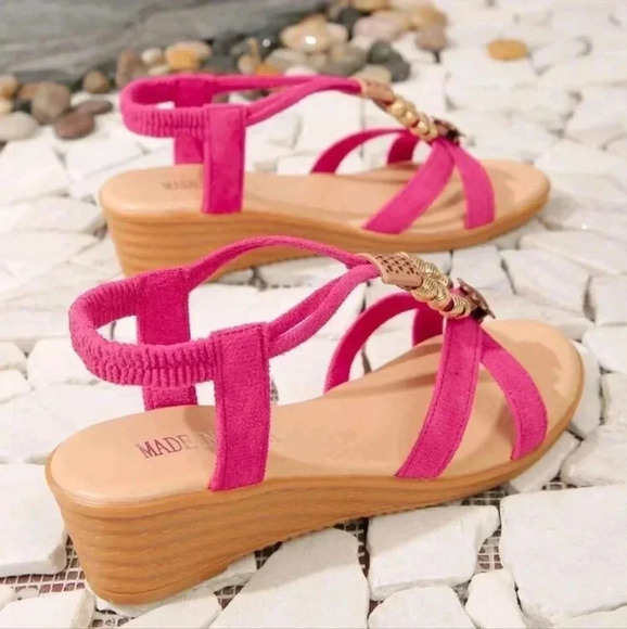 Women's Style Beaded Mid-Heel Sandals With Peep Toe And Wedge Heel, Black Color - Picture 3 of 9